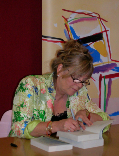 Kate Atkinson. Source: Wikimedia Commons, TimDuncan, CC BY 3.0. 