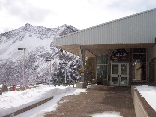 Welcome to the Frank Slide Interpretive Centre