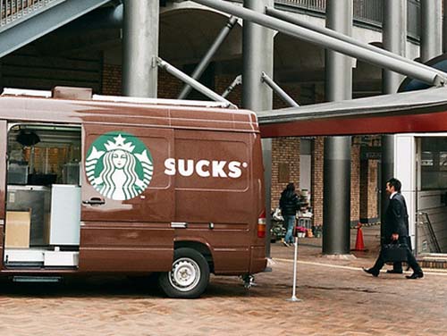 When opening the Van´s door with Starbucks written on it, the words change to Sucks.