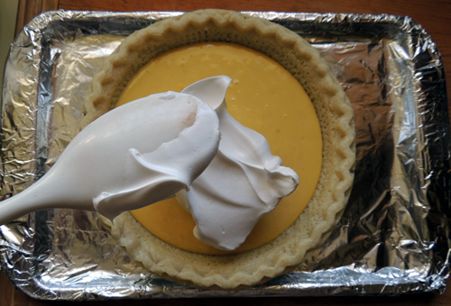 anchor meringue from center outward