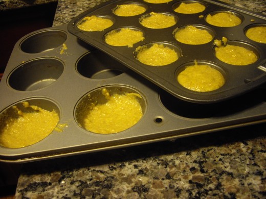 I used two sizes of muffin pans, making 12 mini muffins and 2 full-sized muffins with 1 batch of this recipe