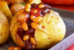 Baked potato with chili vegetables recipe
