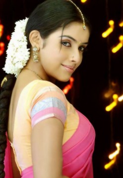 Sexy inviting pictures of Indian Actress Asin Thottumkal