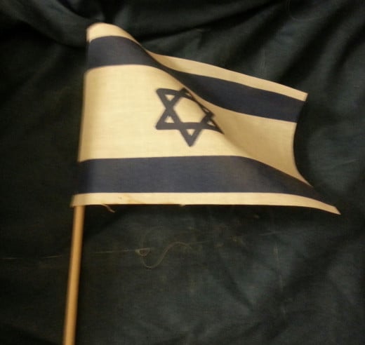 Everyone waves their Israeli flag on Yom Hatzmaot!