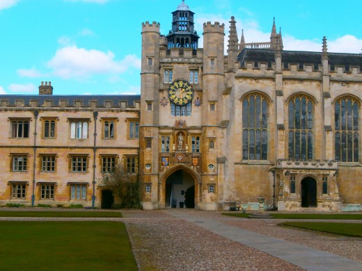 Entrance in a college. Photo by Flysky