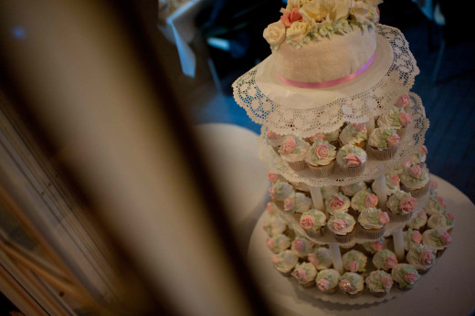 Our stunning cake & cupcake display