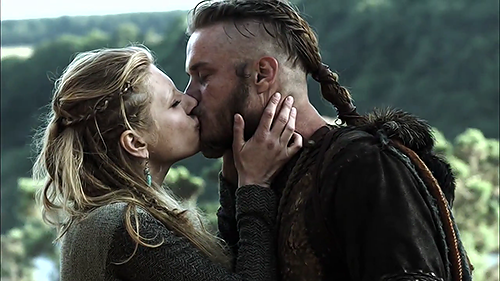 Lagertha (Katheryn Winnick) and Ragnar (Travis Fimmel) © MGM Television/History