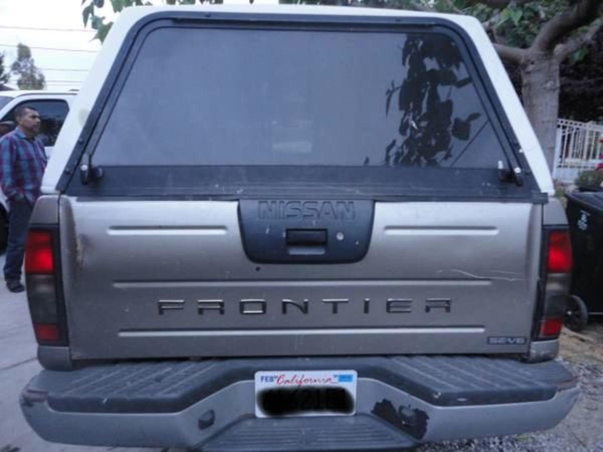2001 Nissan Frontier Crew Cab Camper Shell