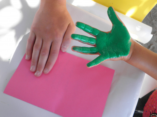 Step 1: How to make a childs hand-print flower art craft