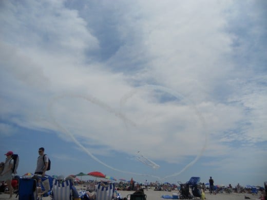 Stunt Pilots Create a Heart in the Sky - Jones Beach Air Show