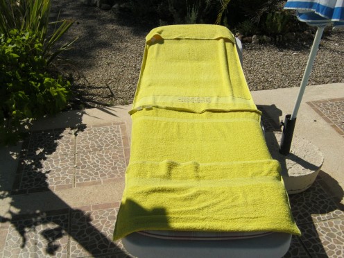 Simply join the bath towels together width ways and then turn over and sew the two ends to make pockets. It´s that simple