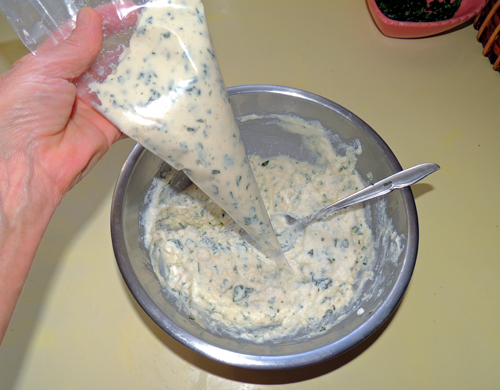 fill up a pastry bag with the stuff