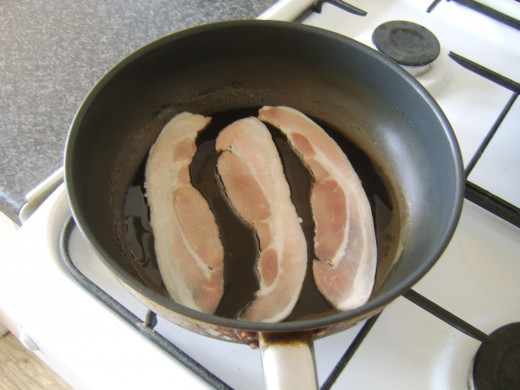 Pan frying bacon