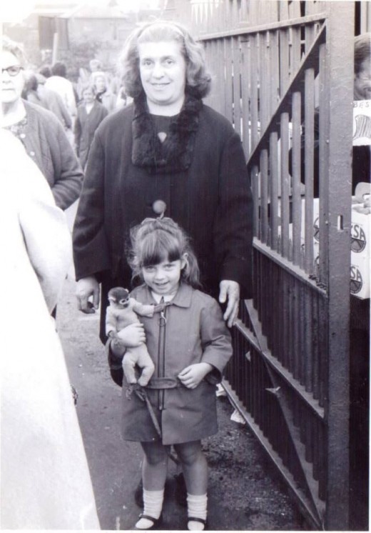 Lucia McKnight and her mummy at Maidstone Market