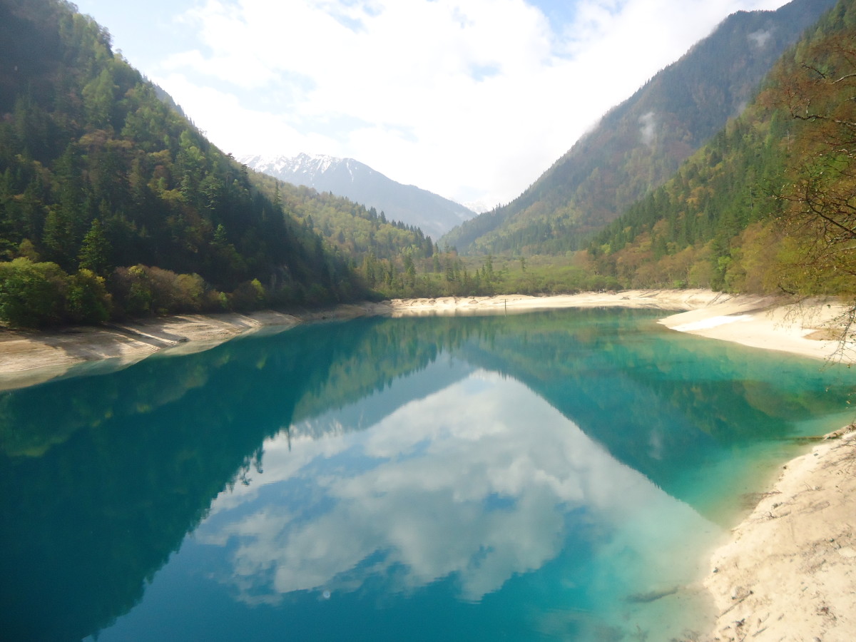 Top Tips for Visiting the Breathtaking Jiuzhaigou Valley in China