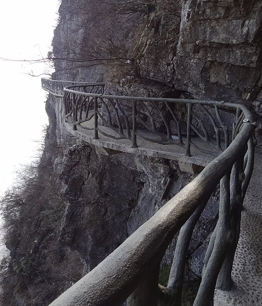 Part of the original footpath encircling the summit of Tianmen Mountain.