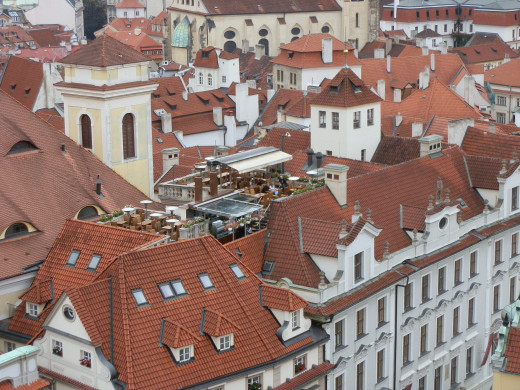 ... spotting a restaurant's rooftop terrace...