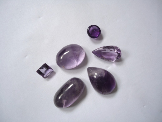 Some examples of amethyst gemstones. 