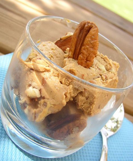 Ice cream topped by cinammon-sugared pecans is much better than ice cream topped by plain pecans.
