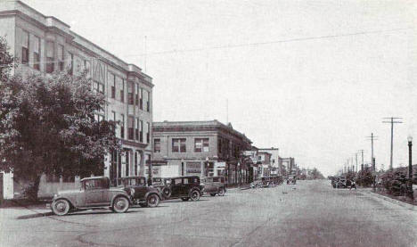 3rd St. looking West 1920