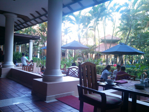 We like to eat al fresco