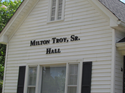 We arrived at the Milton Troy Sr. Hall located in Mullins for our meet and greet of family members. 