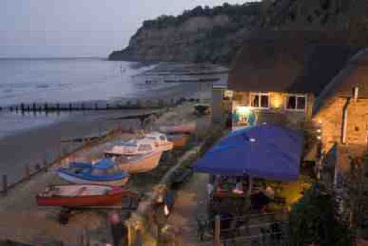 Shanklin Beach at night.  thebelmore.co.uk