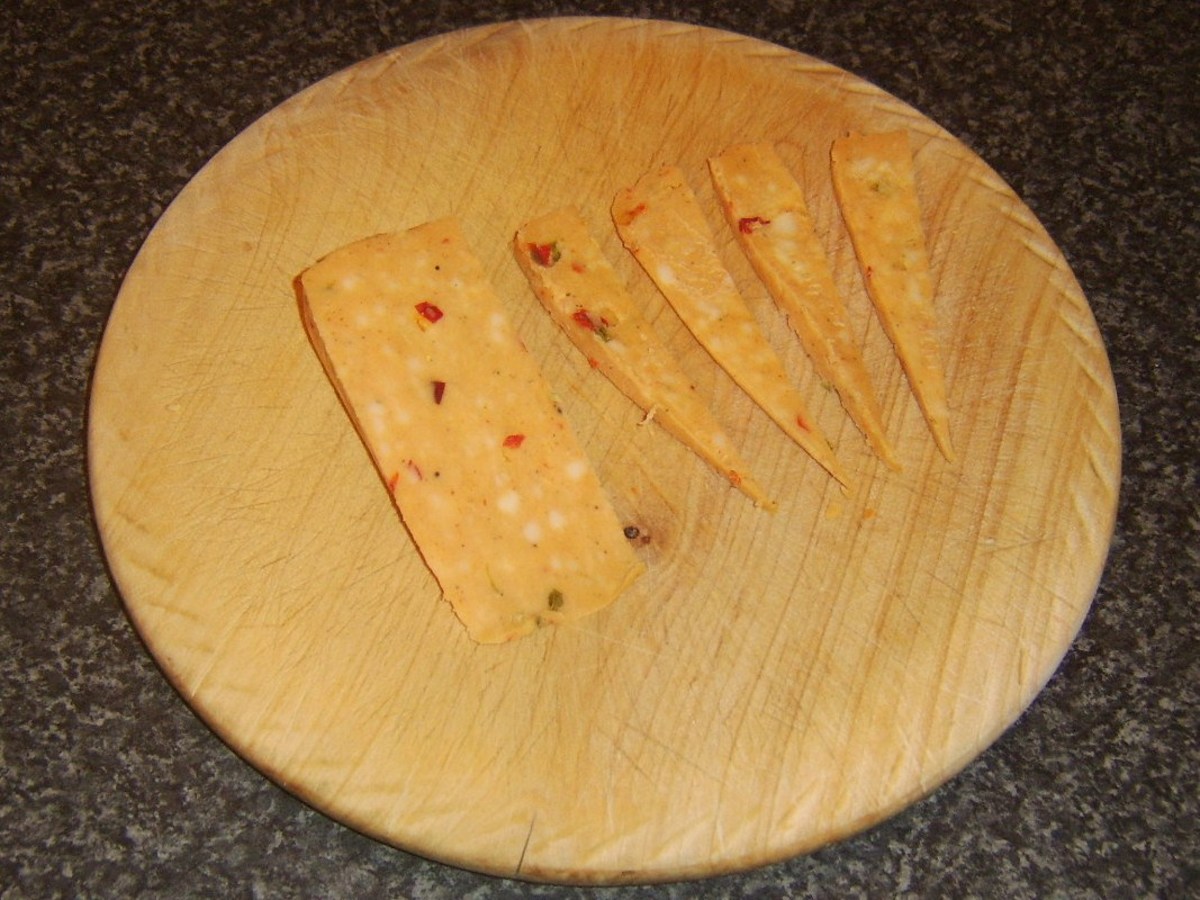Slicing spicy Mexicana cheese