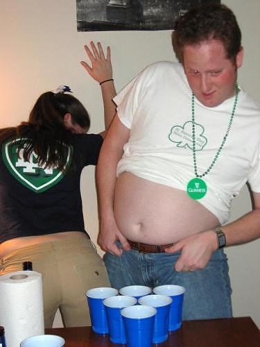 A funny Beer Pong Distraction