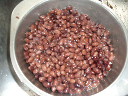 Drain and rinse your black beans. Set them aside to drain in colander for a few minutes.