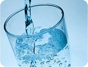 Drinking water is key to controlling diabetes. 