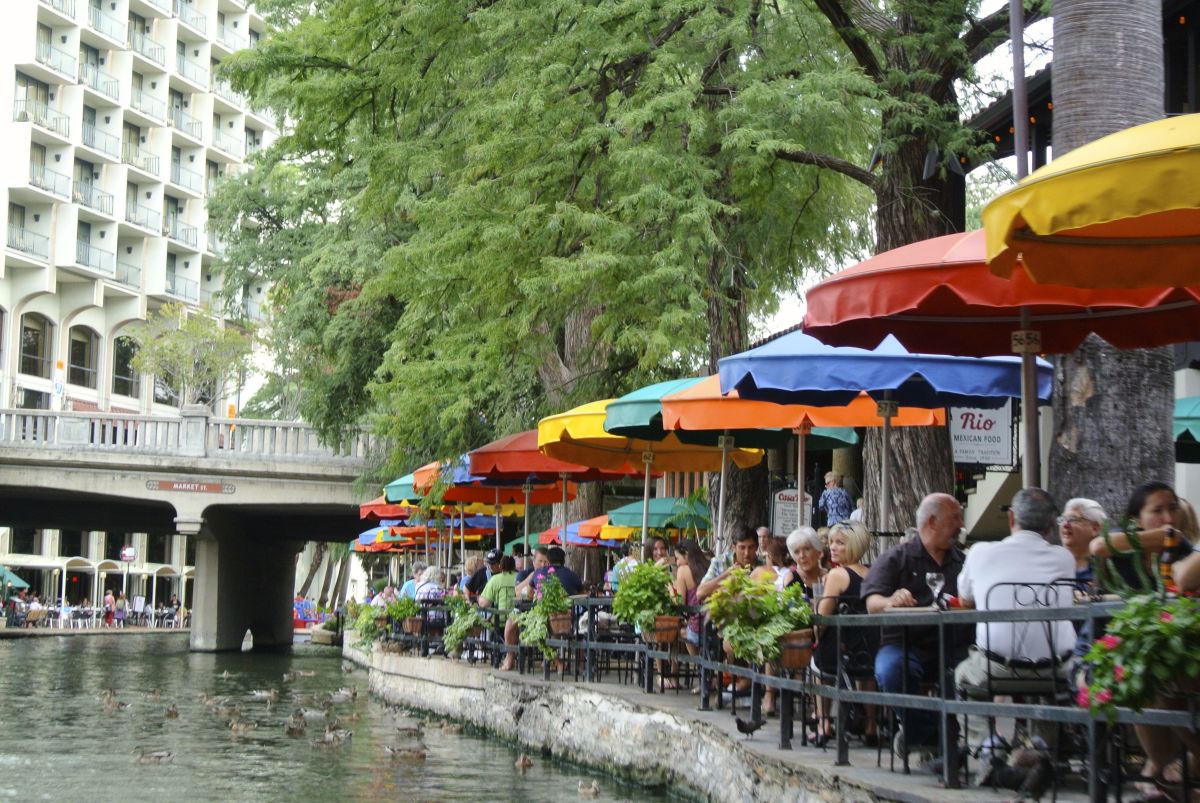 Visiting San Antonio Texas: The River Walk and Restaurants