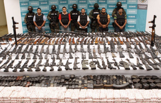 Mexican police seize mass weapons cache