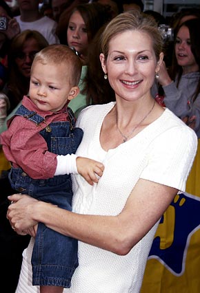 Gossip Girl Kelly Rutherford with her son