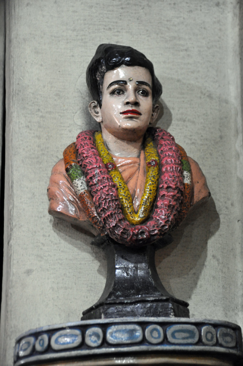 Un busto de Swami en el templo.