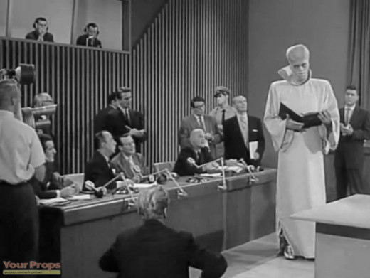 Scene from the episode "To Serve Man."