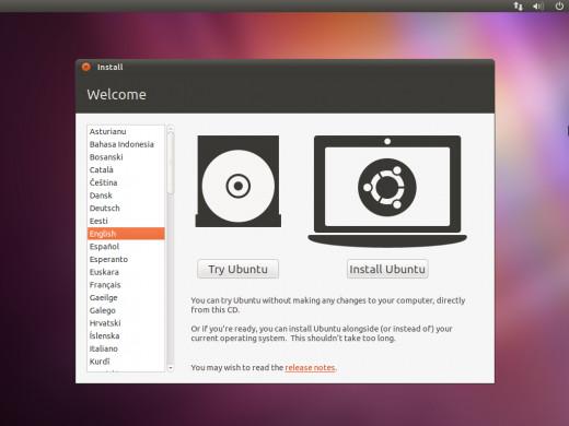 The 'Try Ubuntu' option can be seen in the image.