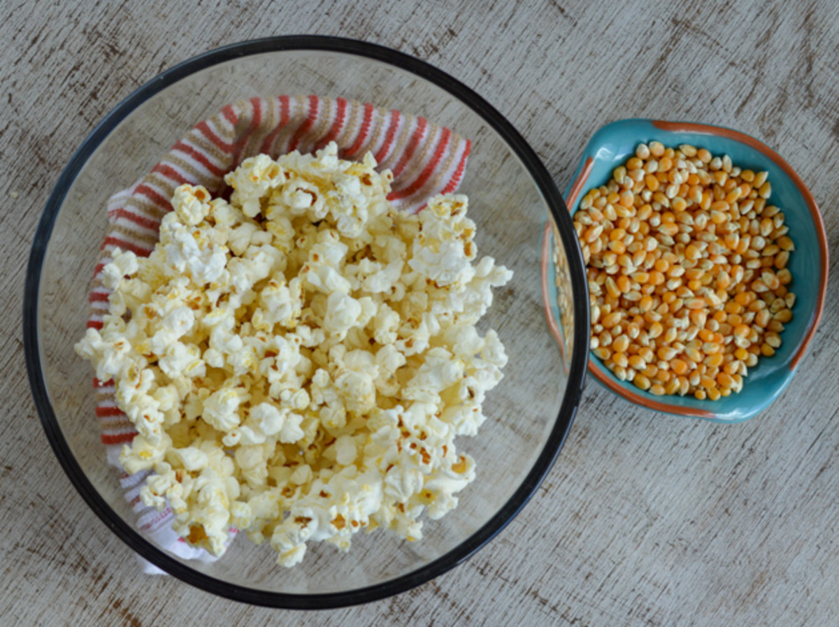 How to Make Microwave Popcorn Without a Bag (And No Oil!) | Delishably
