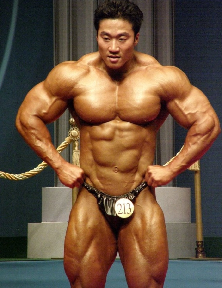 Lee Seungcheol (??? ??) doing a front lat spread at the 2010 Mr. Korea competition
