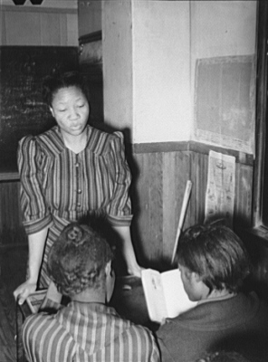 Blacks Learning in School, 1940