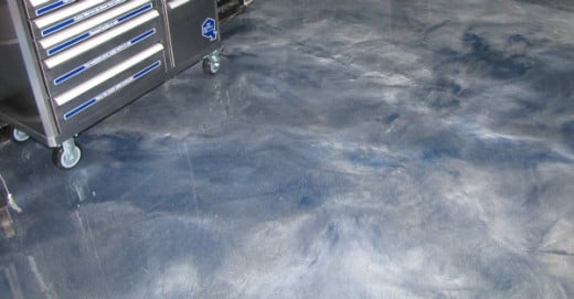 Metallic epoxy garage floor