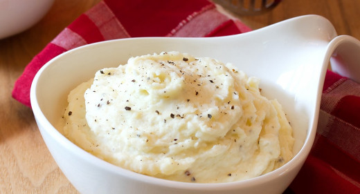 Mashed Potato with Black Pepper and salt