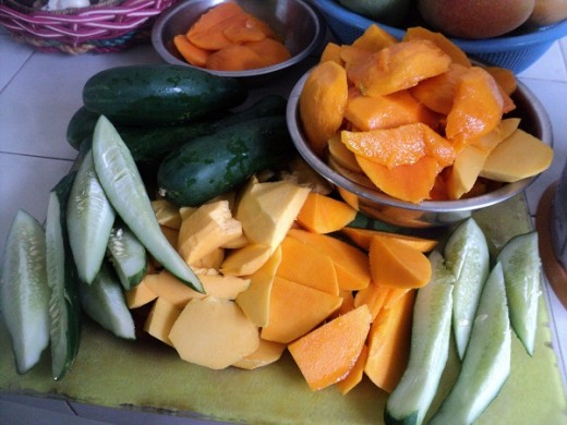 Slice of fruits ready for juicing
