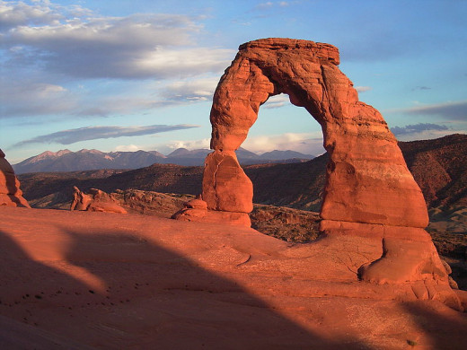 Delicate Arch with background of La Sal Mountains in Arches National Park in eastern Utah.