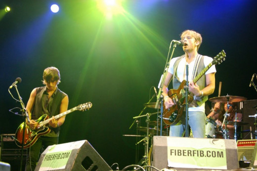 KOL performing live.
