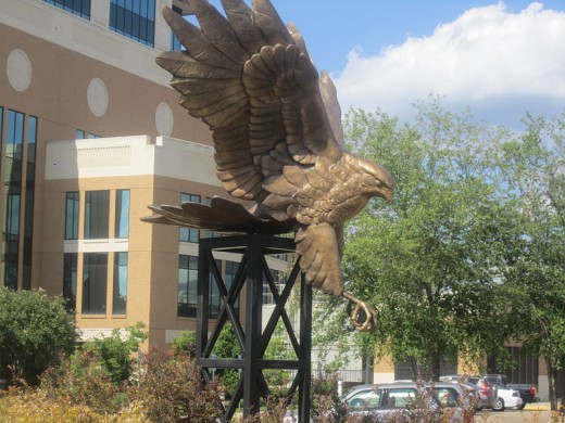 ULM Monroe - Warkawks emblem statue.