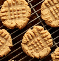 Simple Gluten Free Peanut Butter Cookies