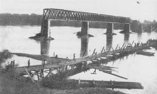 A combination of a trestle bridge (foreground) and pontoon bridge (mostly out of the photo)