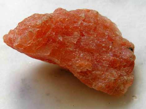 Potassium (K): Silvina (KCl) used in fertilizers and micas (muscovite, biotite, lepidolite, phlogopite), used in industry for thermal and electrical insulation.