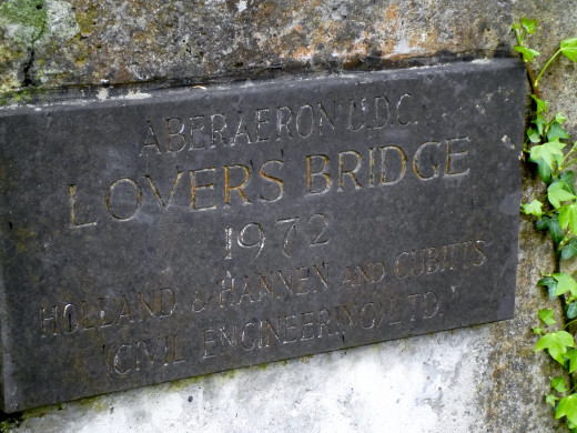 The original plaque on the bridge.